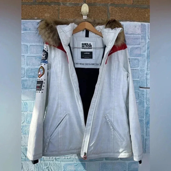 HELL IS FOR HEROES SONNTAG WOMENS
SKI JACKET LARGE - Picture 11 of 17